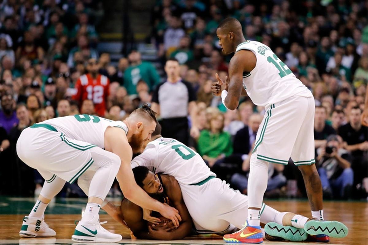 凯尔特人完胜魔术,周琦统治全场 凯尔特人完胜魔术,周琦统治全场