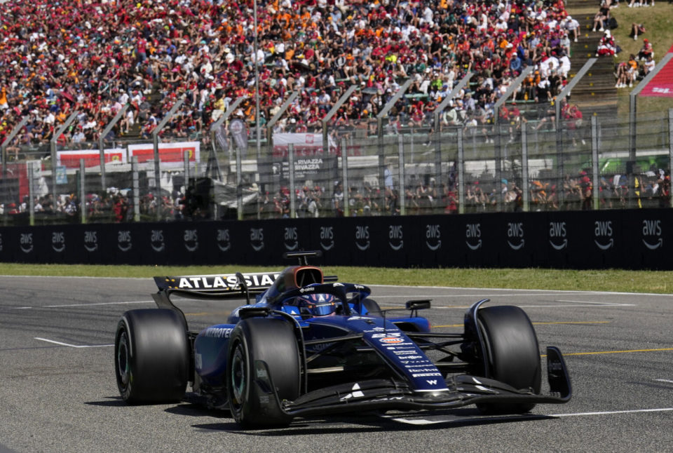 红牛车队碾压红牛二队，勒克莱尔点燃赛场