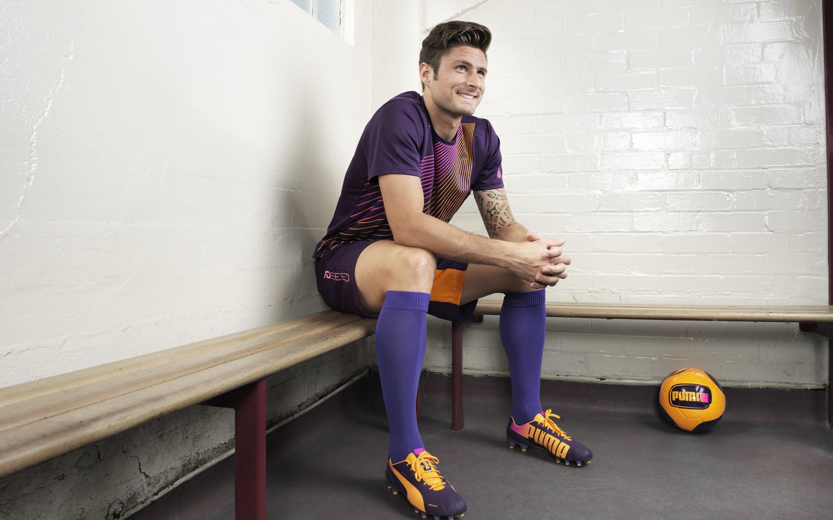 唯一性的双重奏，英格兰收割牙买加与奥利维耶欧冠决赛的统治