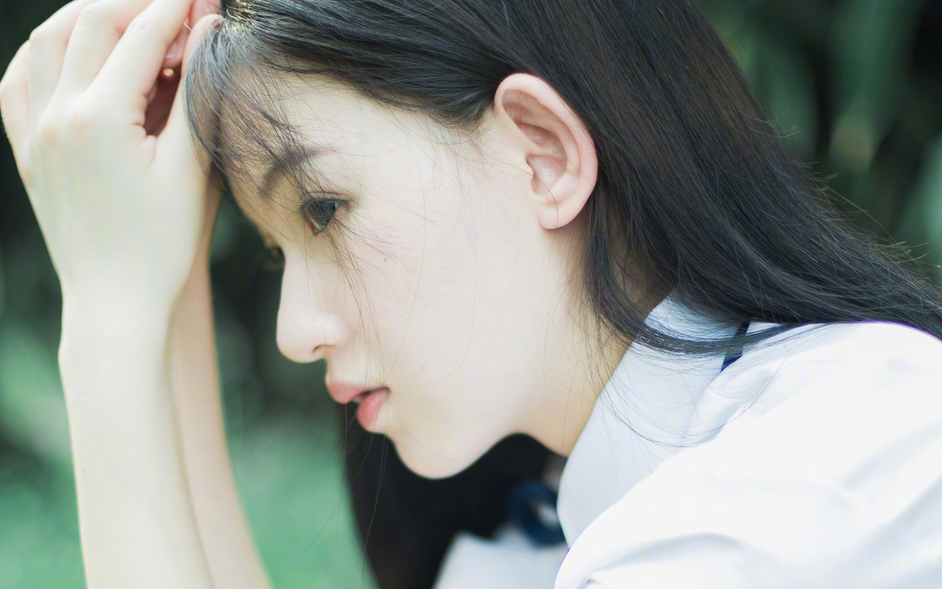 天鹅绒与钢铁，当贝林厄姆的爆发唤醒马拉多纳幽魂，石油资本在时空裂缝中震颤