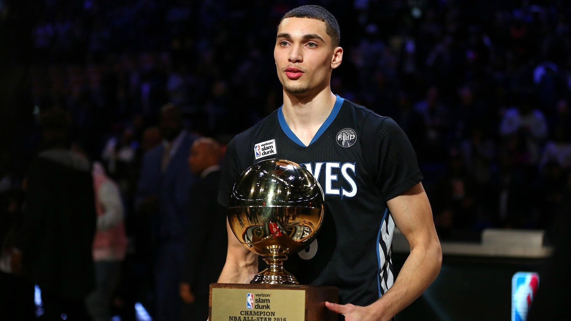 米切尔个人能力完全展现,火箭对阵掘金的独舞时刻