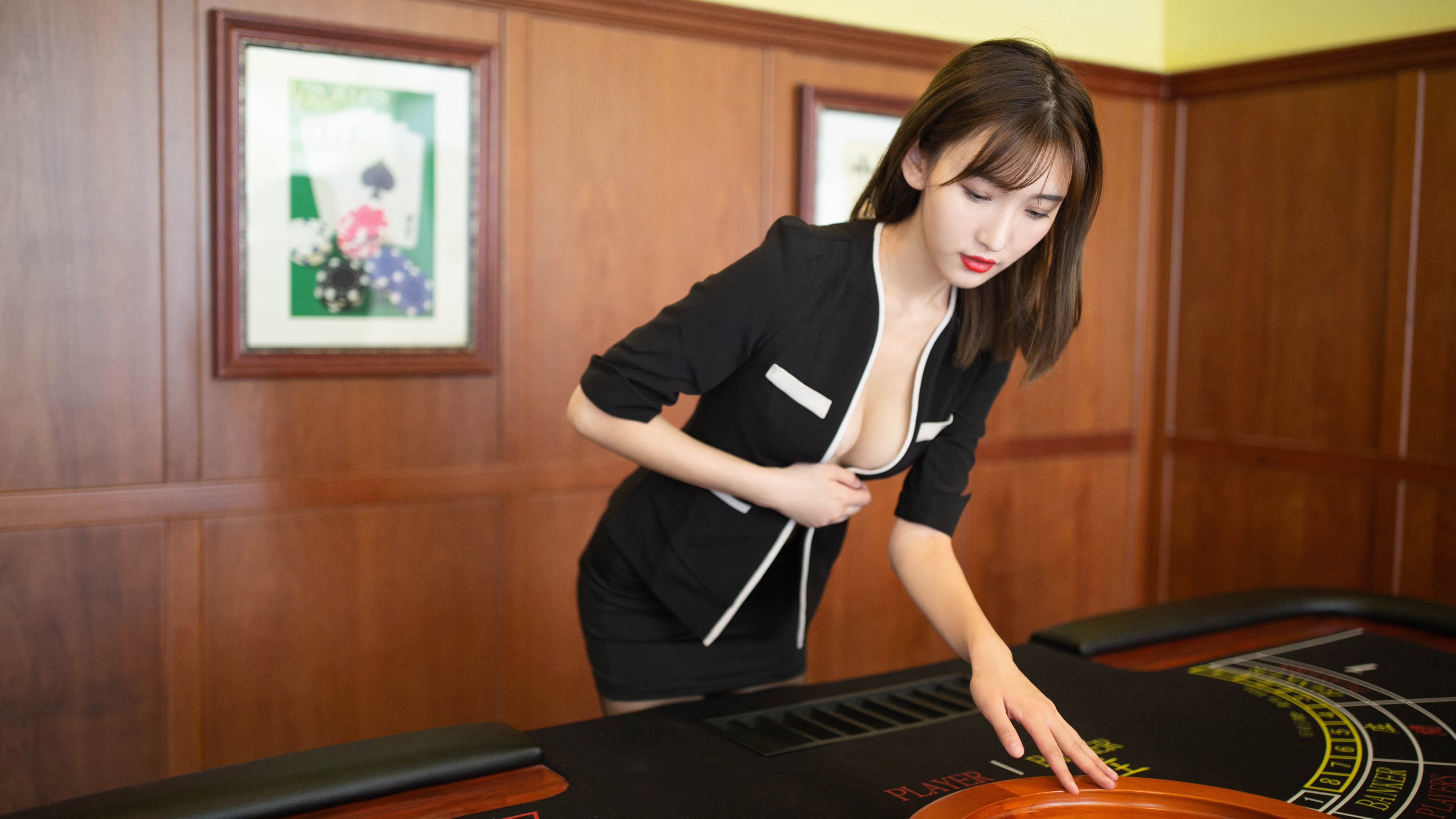 亚洲铁闸定乾坤！富安健洋一人支撑拉齐奥防线，生死战击溃马赛