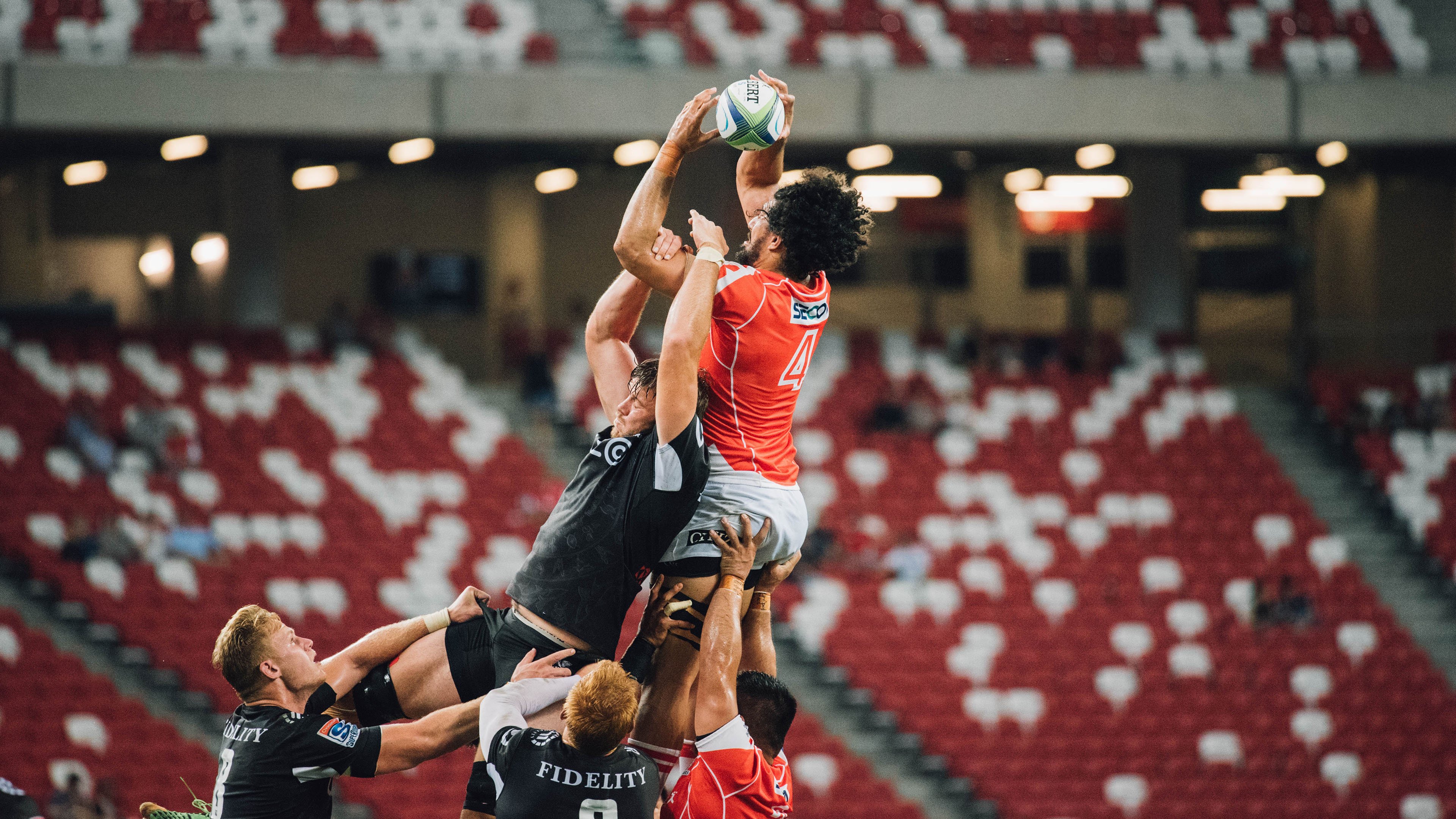 跨界风暴，雄鹿碾压鹈鹕，班凯罗英超争冠赛场上演奇迹