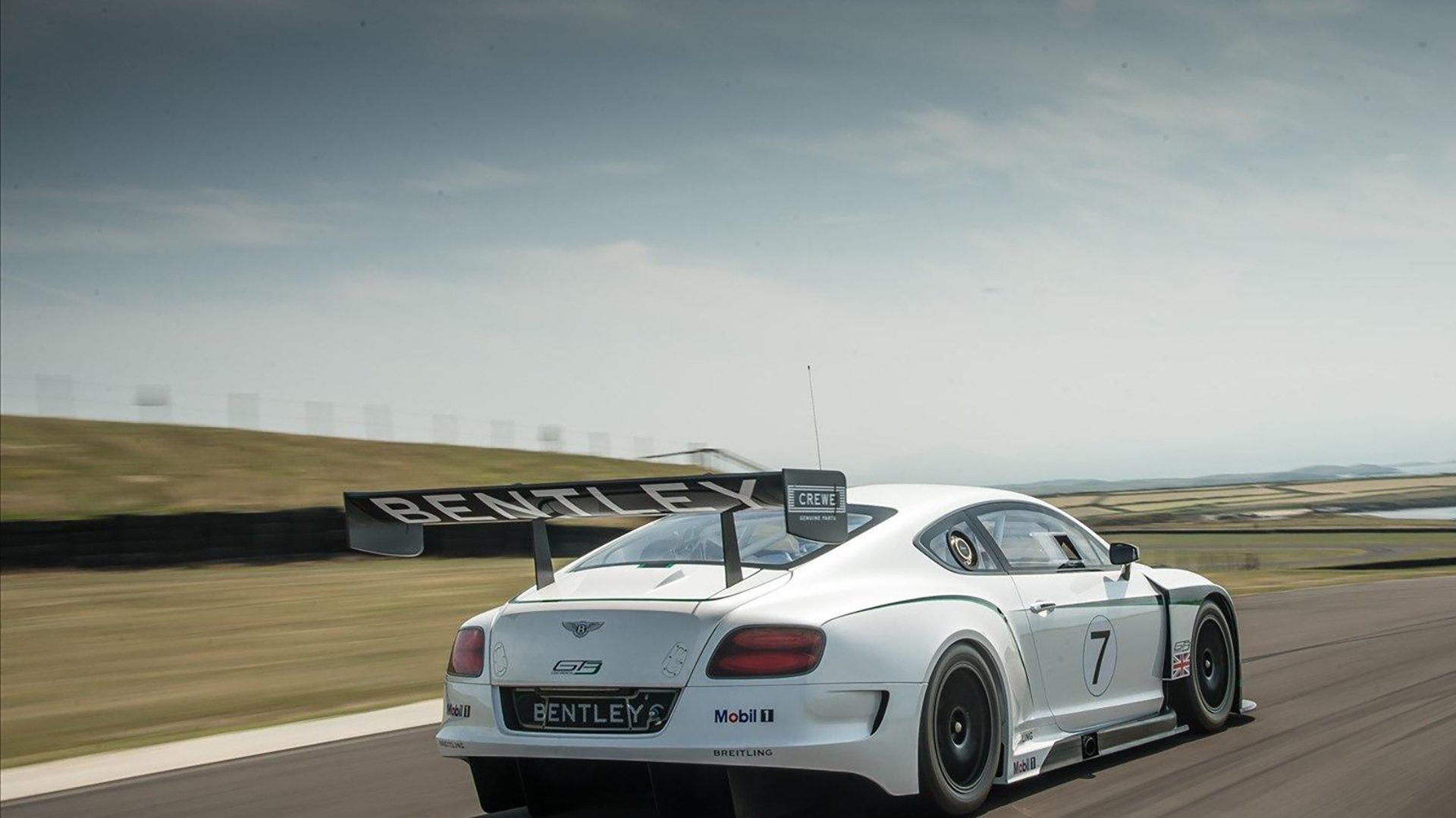 欧冠决赛焦点战与步行者硬仗取胜国王，跨越体育的竞技共鸣